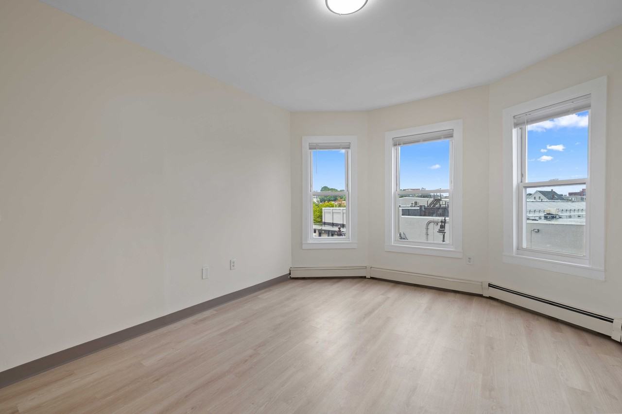 507 Geneva Ave #3 - Photo 5 of 23