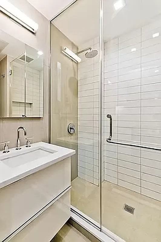 102 Forsyth St #11 - Photo 4 of 4