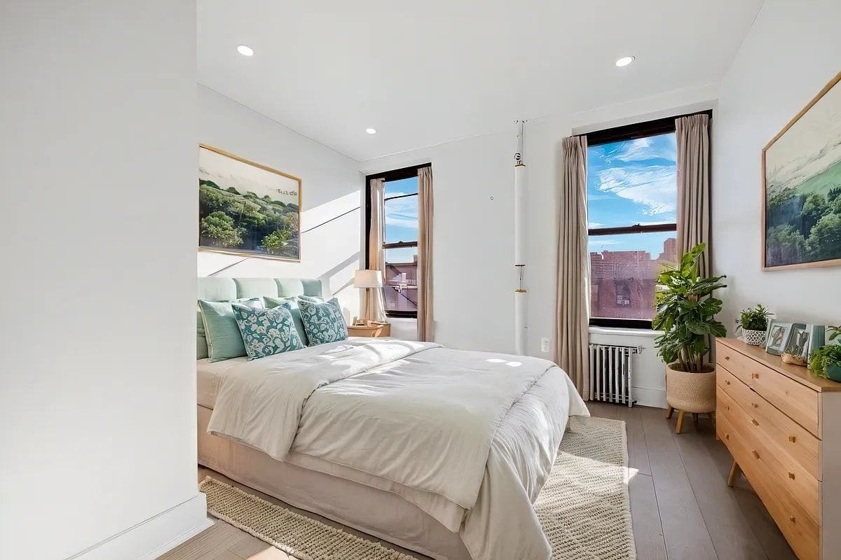 163 1st Ave #2E - Photo 5 of 6