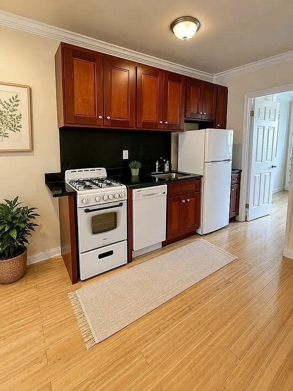 289 21st St #3R - Photo 4 of 5
