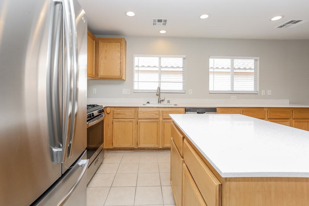 8024 Roundup Ridge St - Photo 6 of 16
