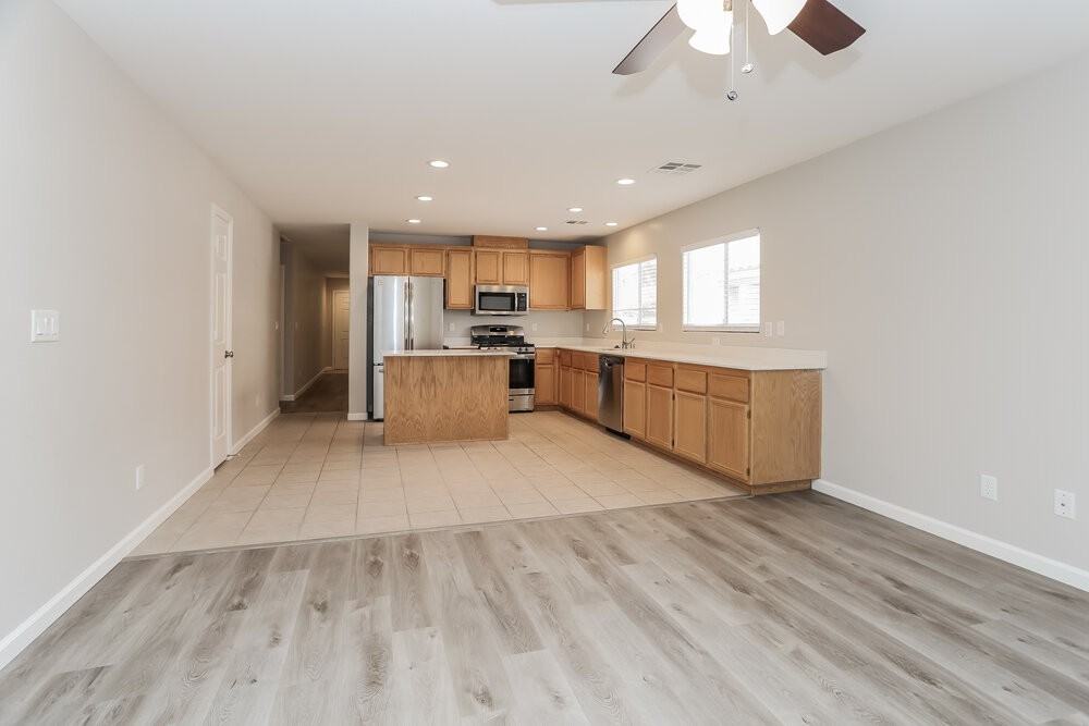 8024 Roundup Ridge St - Photo 7 of 16