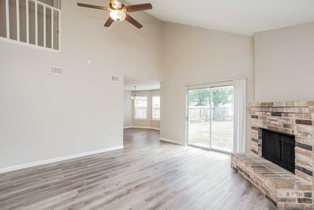 5907 Beaconridge Dr - Photo 5 of 17