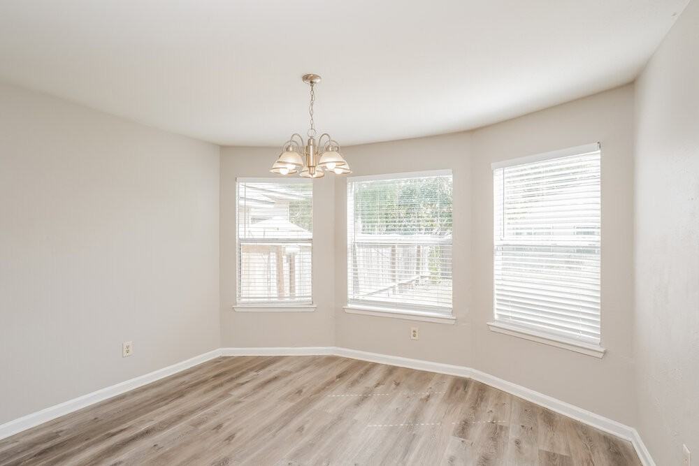 5907 Beaconridge Dr - Photo 7 of 17