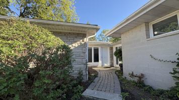 featured image of 110 Wilson St W
