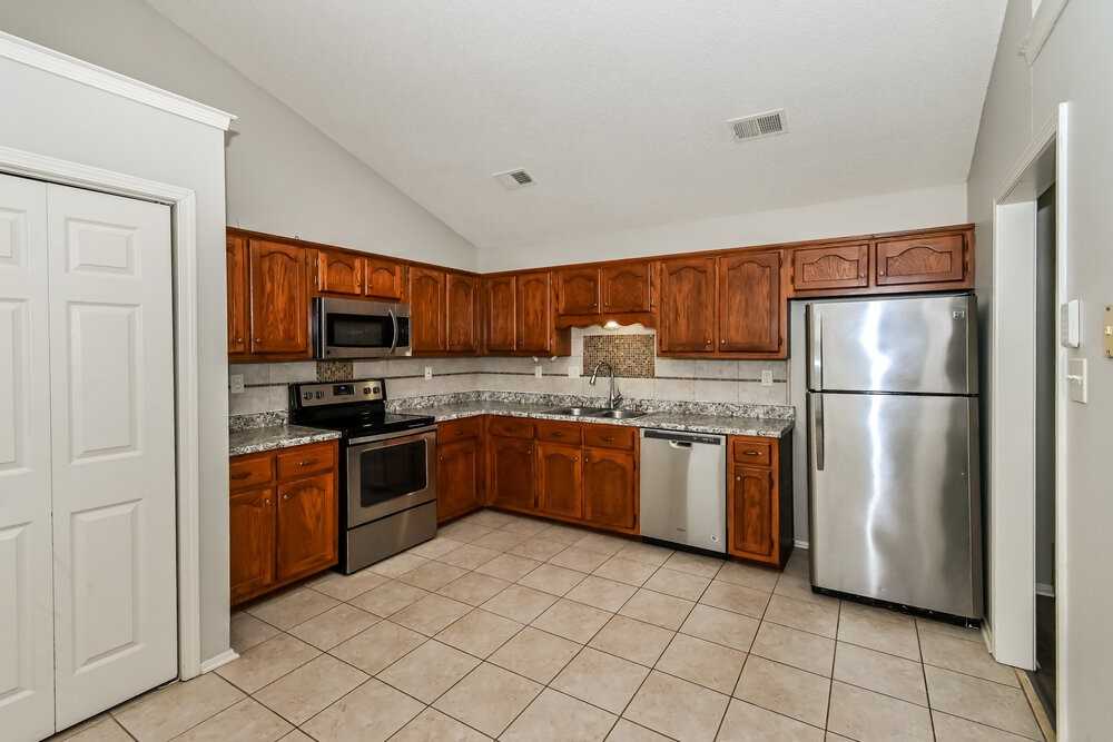 6314 Oak Run Dr E - Photo 6 of 16