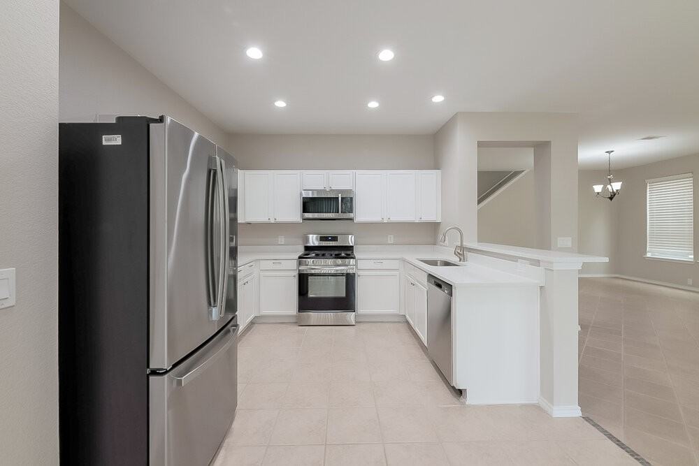 26138 Flinton Dr - Photo 7 of 17
