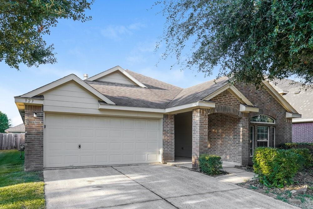 923 Chad - Photo 3 of 16