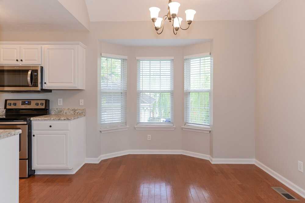 504 Parrish Way - Photo 5 of 18
