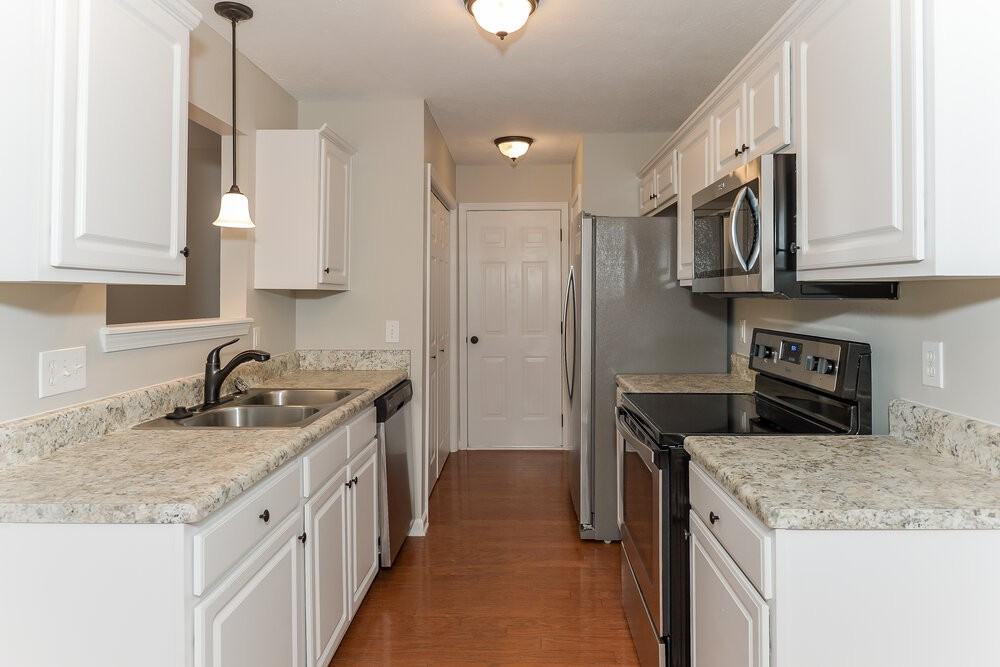 504 Parrish Way - Photo 7 of 18