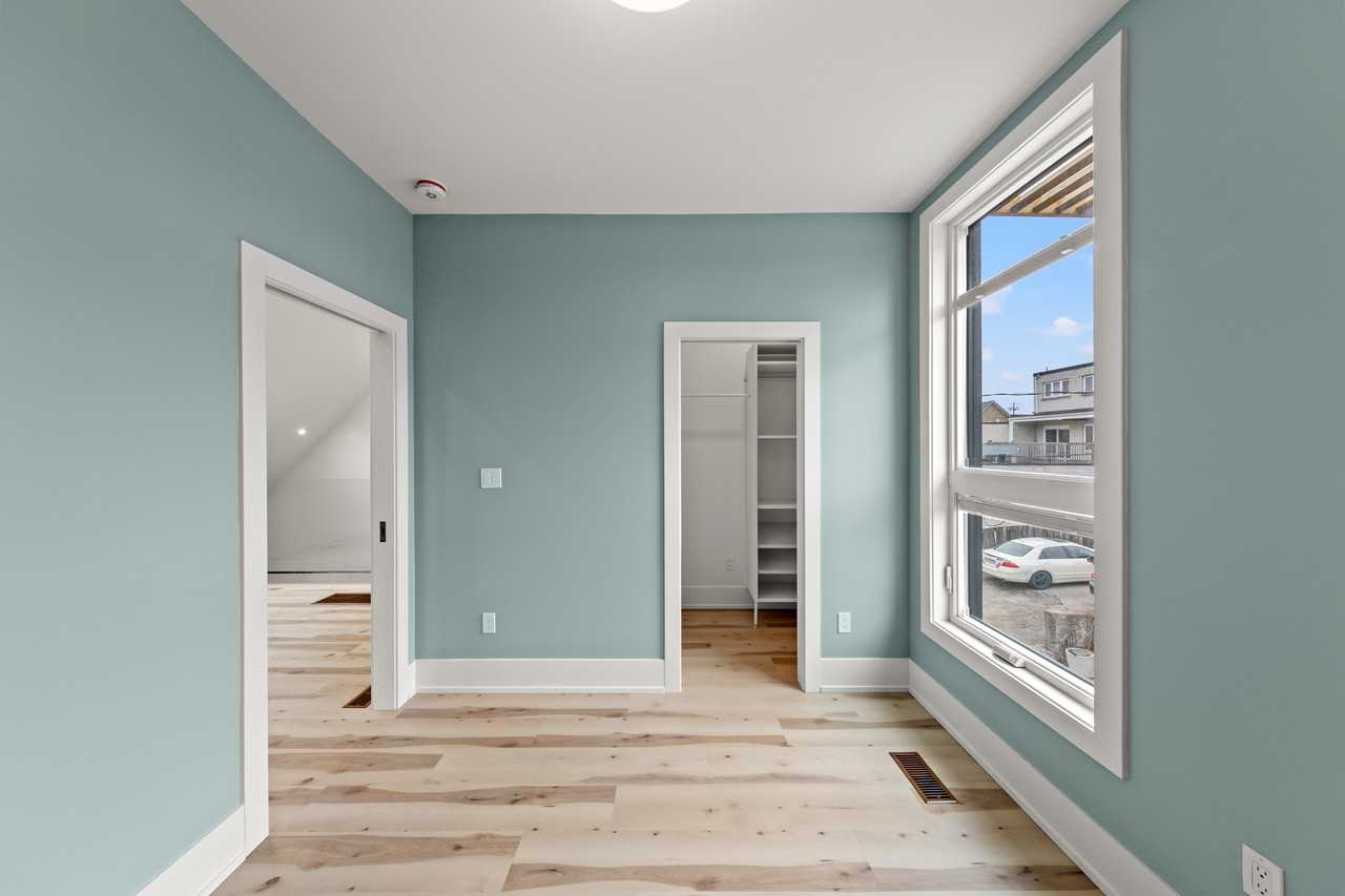393 Strathmore Boulevard - Photo 4 of 7