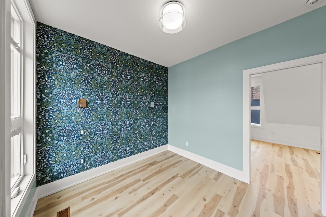 393 Strathmore Boulevard - Photo 5 of 7