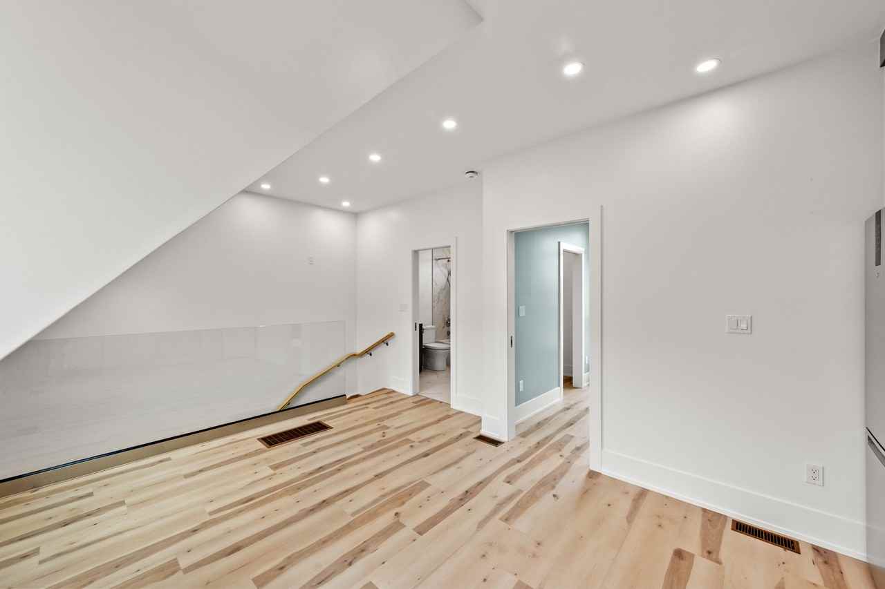 393 Strathmore Boulevard - Photo 2 of 7