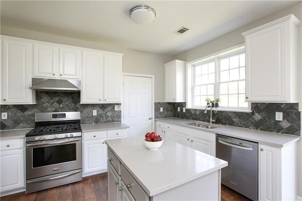 3050 Winston Terrace Ct - Photo 6 of 24