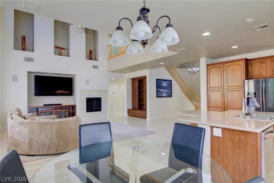 8925 Monte Oro Dr - Photo 7 of 50