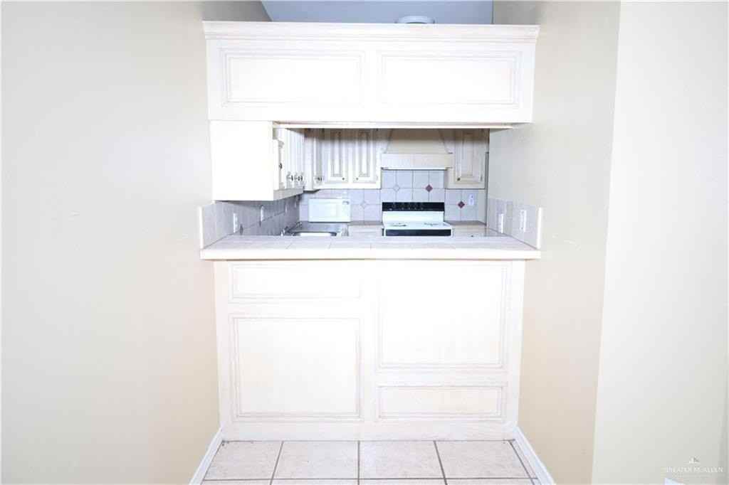 606 Buena Vista Dr #B - Photo 7 of 25