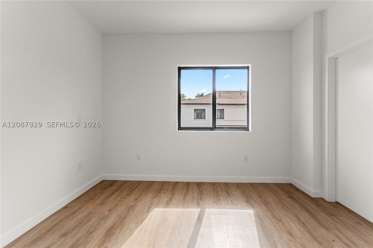 425 Sw Palm Ter #425 - Photo 6 of 18