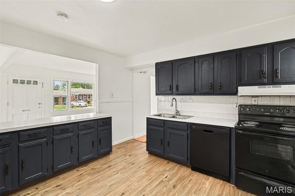 250 Maple Dr - Photo 5 of 16