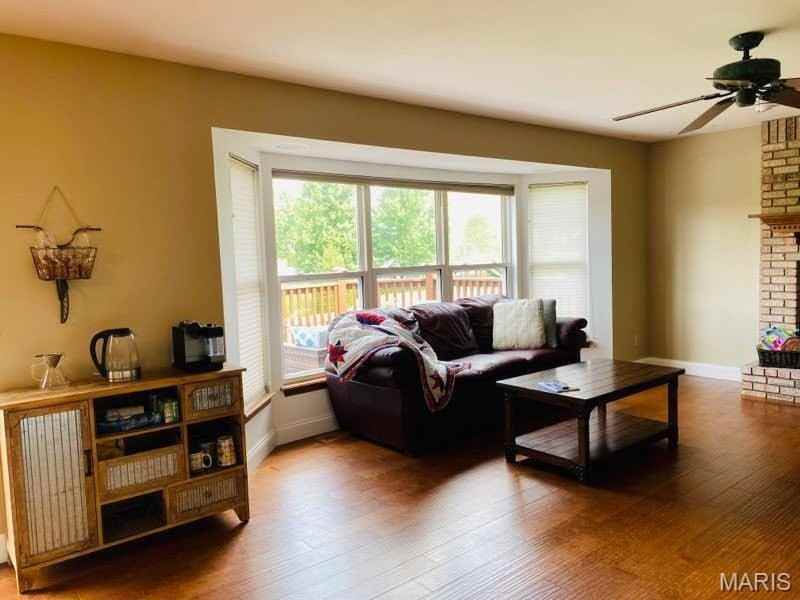 809 Barklage Ct - Photo 4 of 26