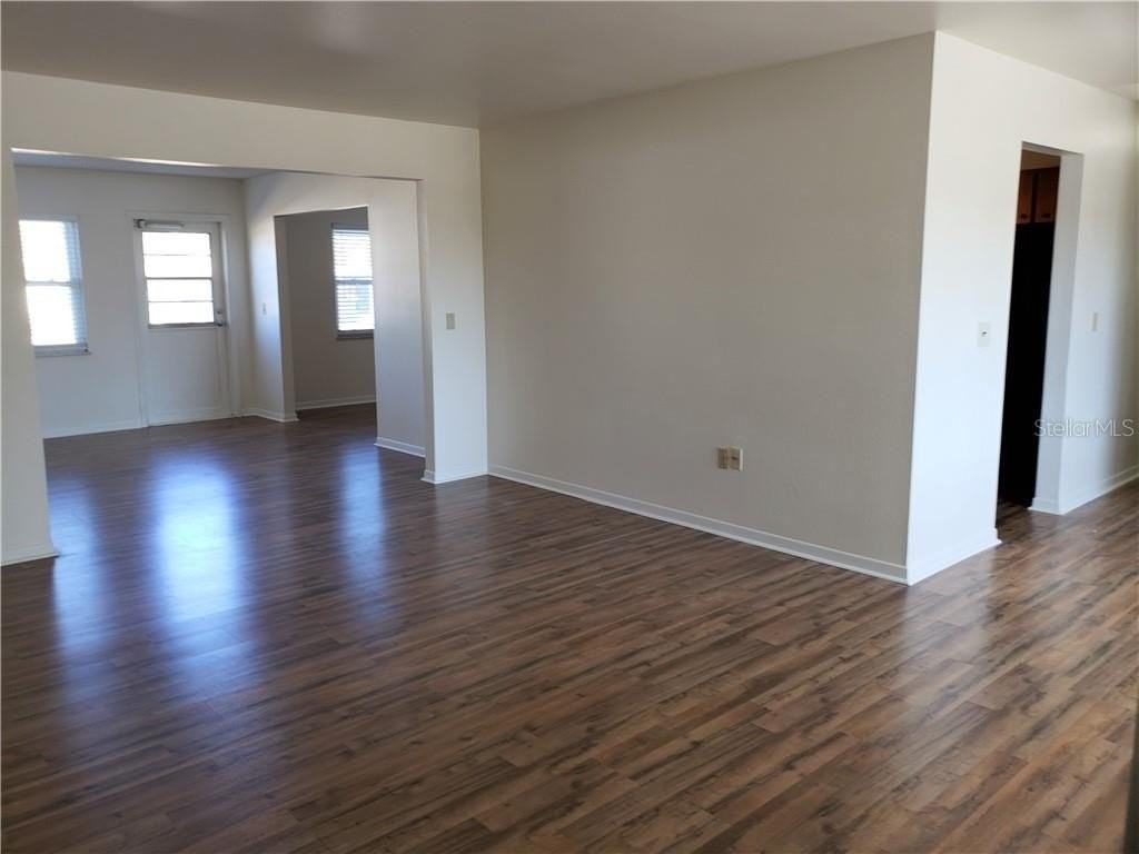 1212 Fordham Dr - Photo 3 of 14