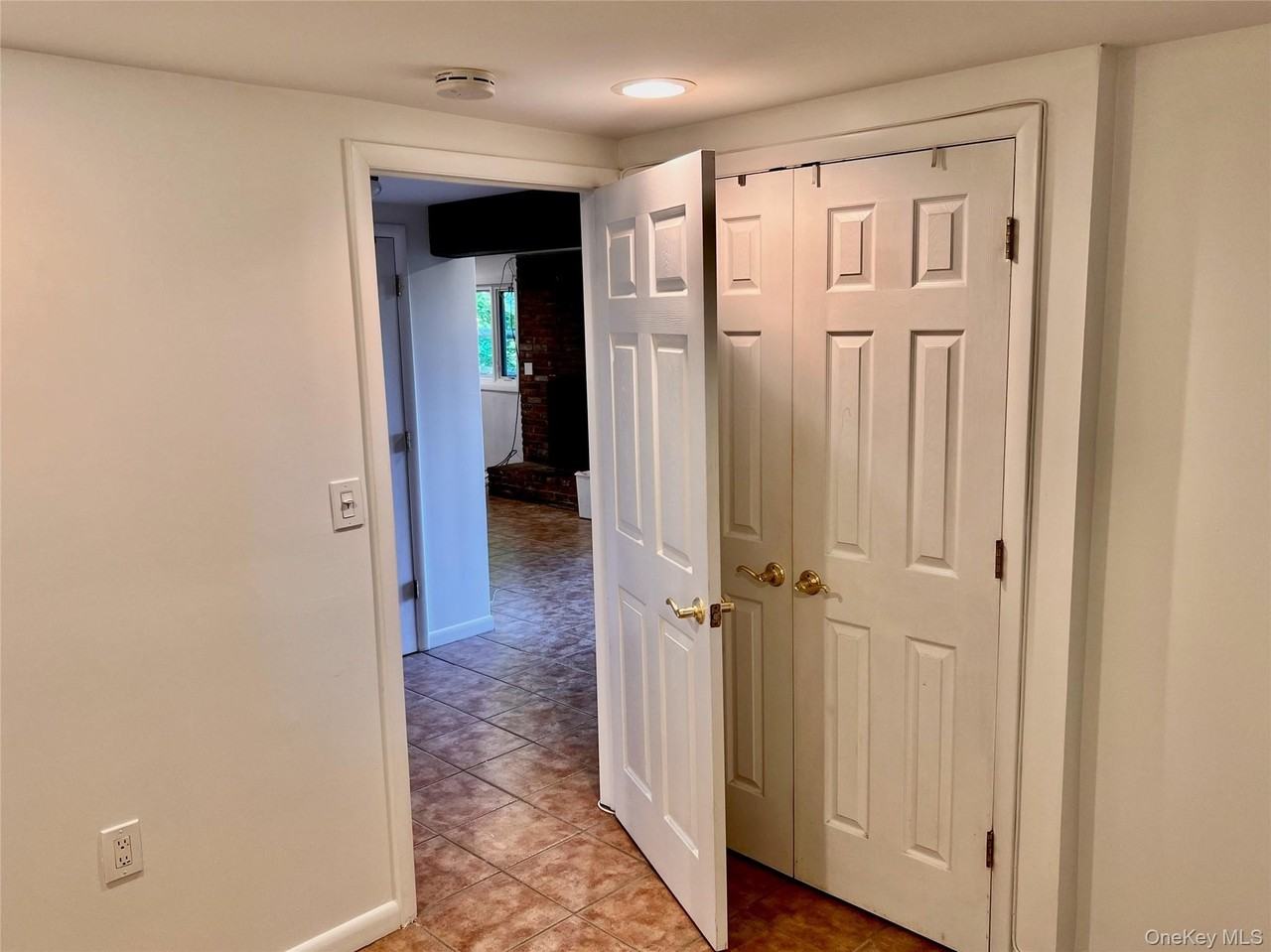 31 Terrace Dr - Photo 6 of 8