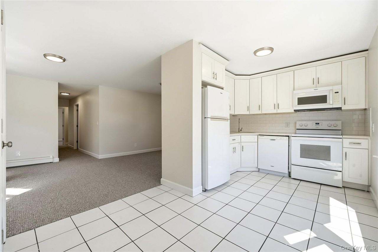 27 Willoughby Pl #1 - Photo 5 of 24