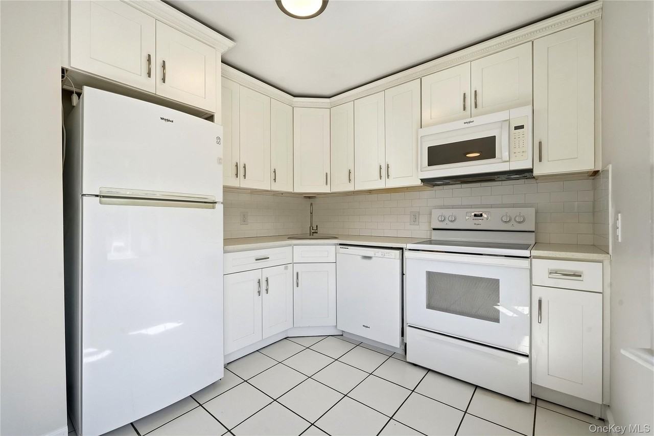 27 Willoughby Pl #1 - Photo 6 of 24