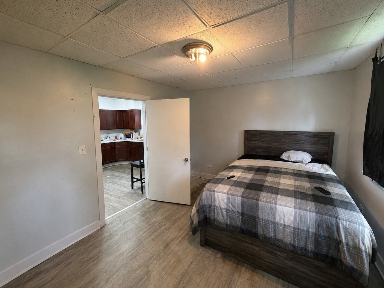 7621 S Eberhart Ave - Photo 6 of 8