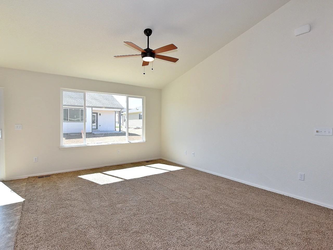 1713 102nd Avenue - Photo 4 of 7