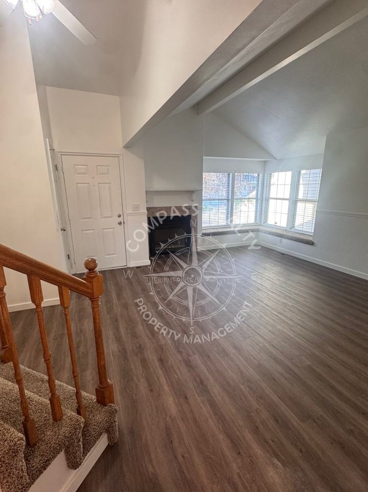 1226 W Brandonwood Dr #1 - Photo 2 of 22