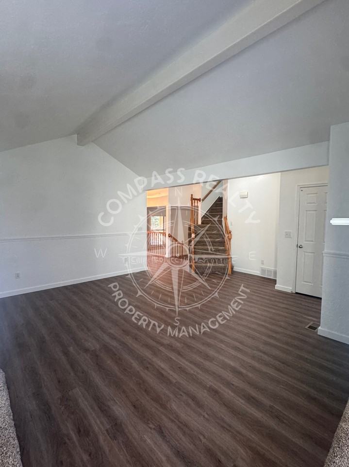 1226 W Brandonwood Dr #1 - Photo 3 of 22