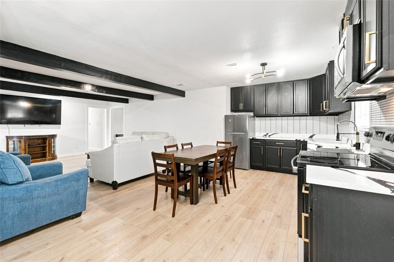 1505 Westridge Dr - Photo 4 of 14