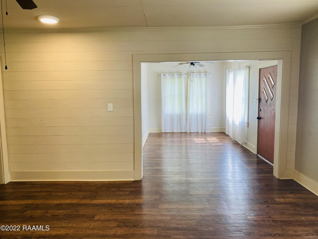 306 S Lee Ave - Photo 5 of 19