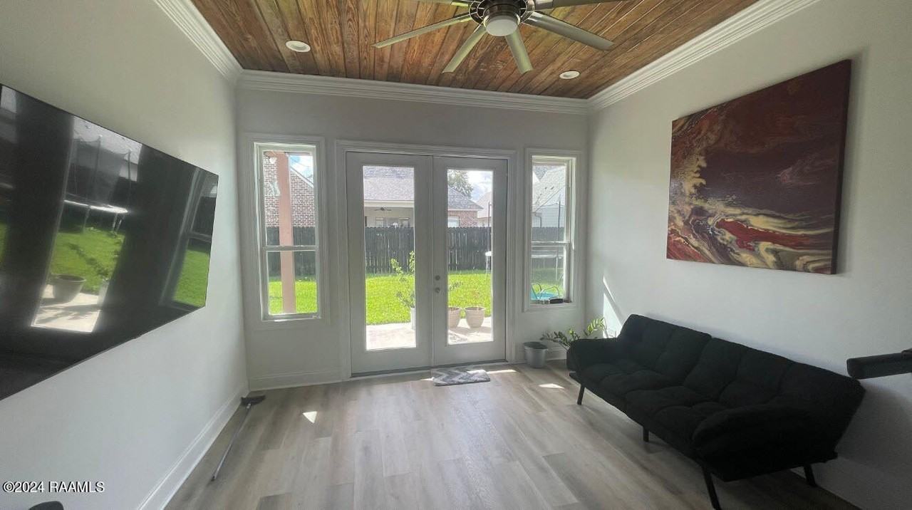 308 Redfern St - Photo 2 of 13
