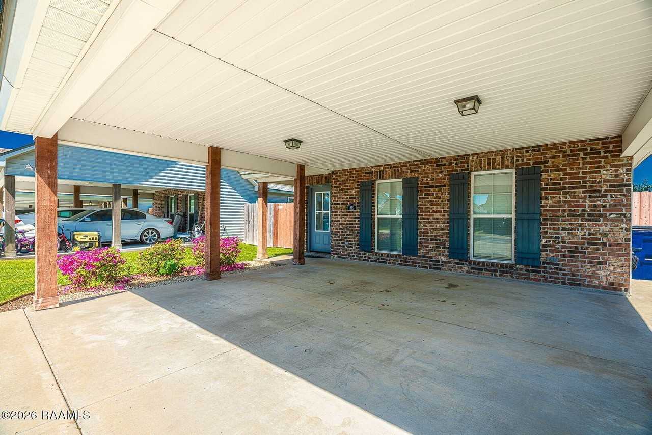 319 Harvest Ln - Photo 2 of 20