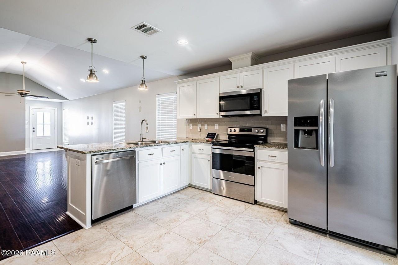 319 Harvest Ln - Photo 7 of 20