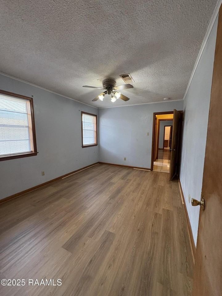 134 Barton Pl - Photo 6 of 15