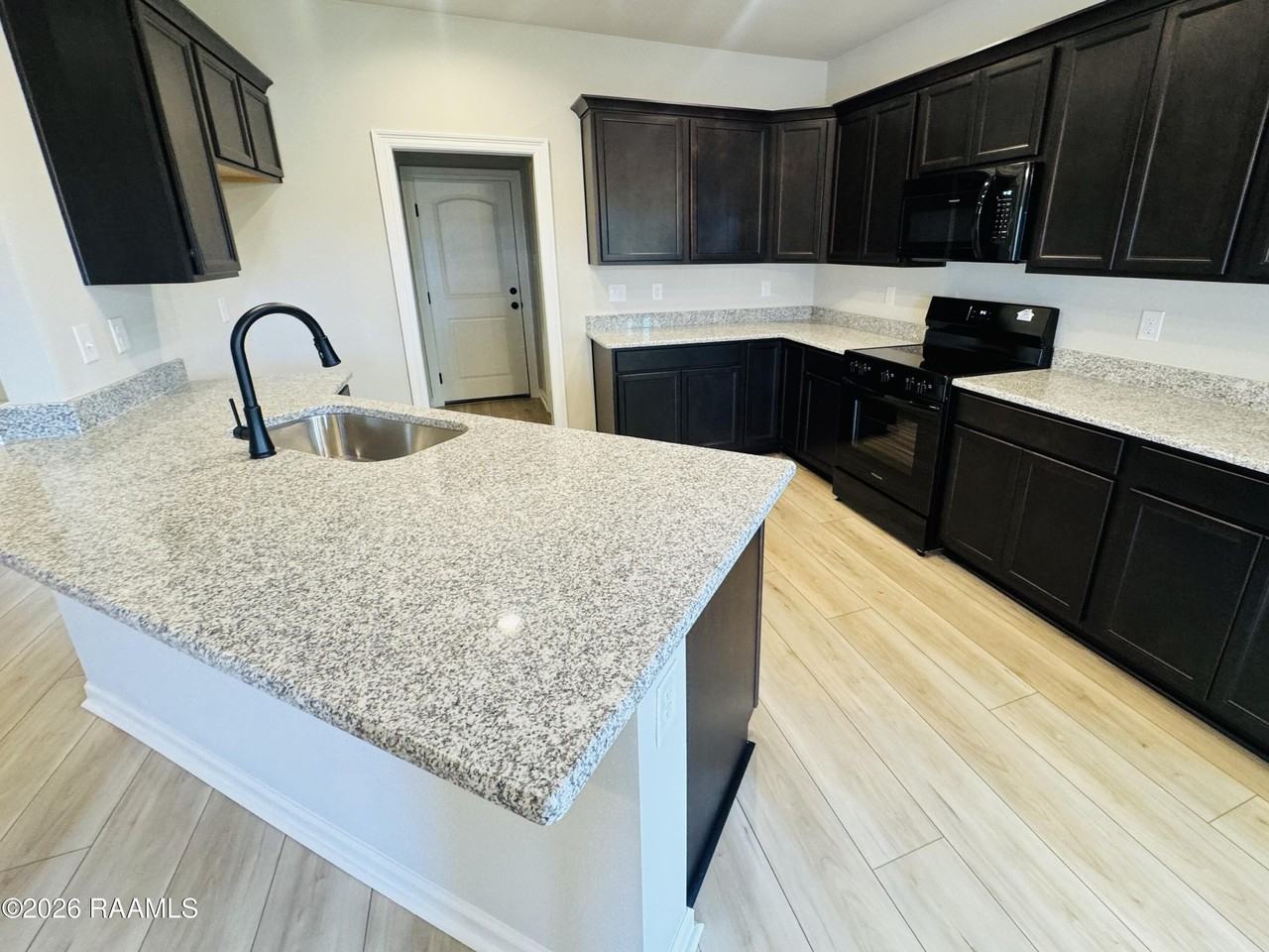 7383 Alley Oak Ln - Photo 7 of 20