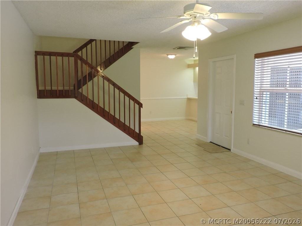 2865 Sw Lakemont Pl - Photo 5 of 21