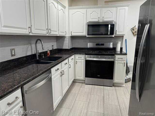 5016 Mead St - Photo 4 of 9