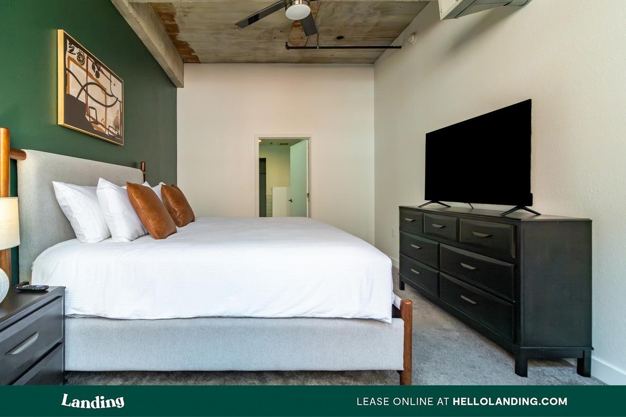 930 Broadway Blvd - Photo 4 of 50