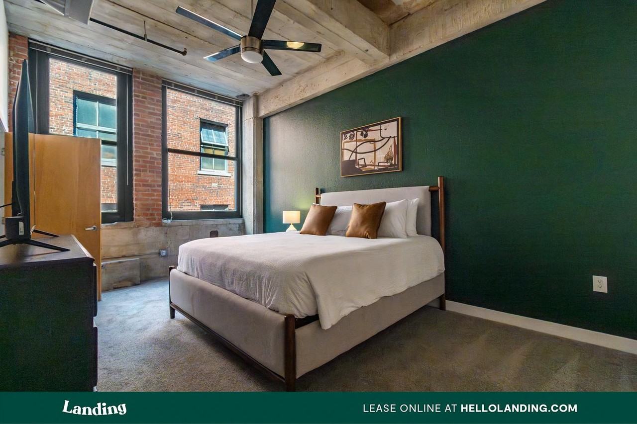 930 Broadway Blvd - Photo 6 of 50
