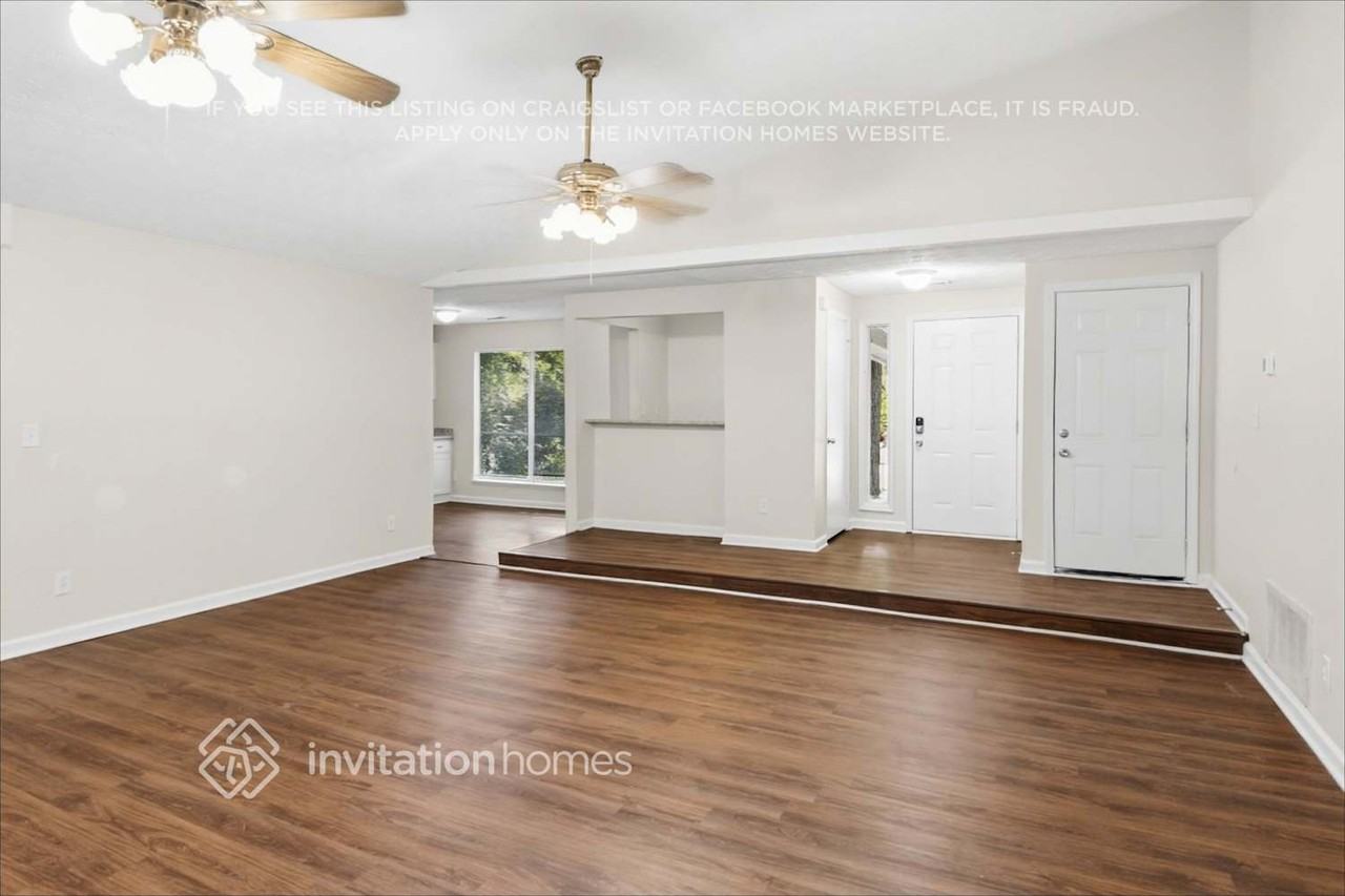 614 Oxford Hall Dr - Photo 4 of 20