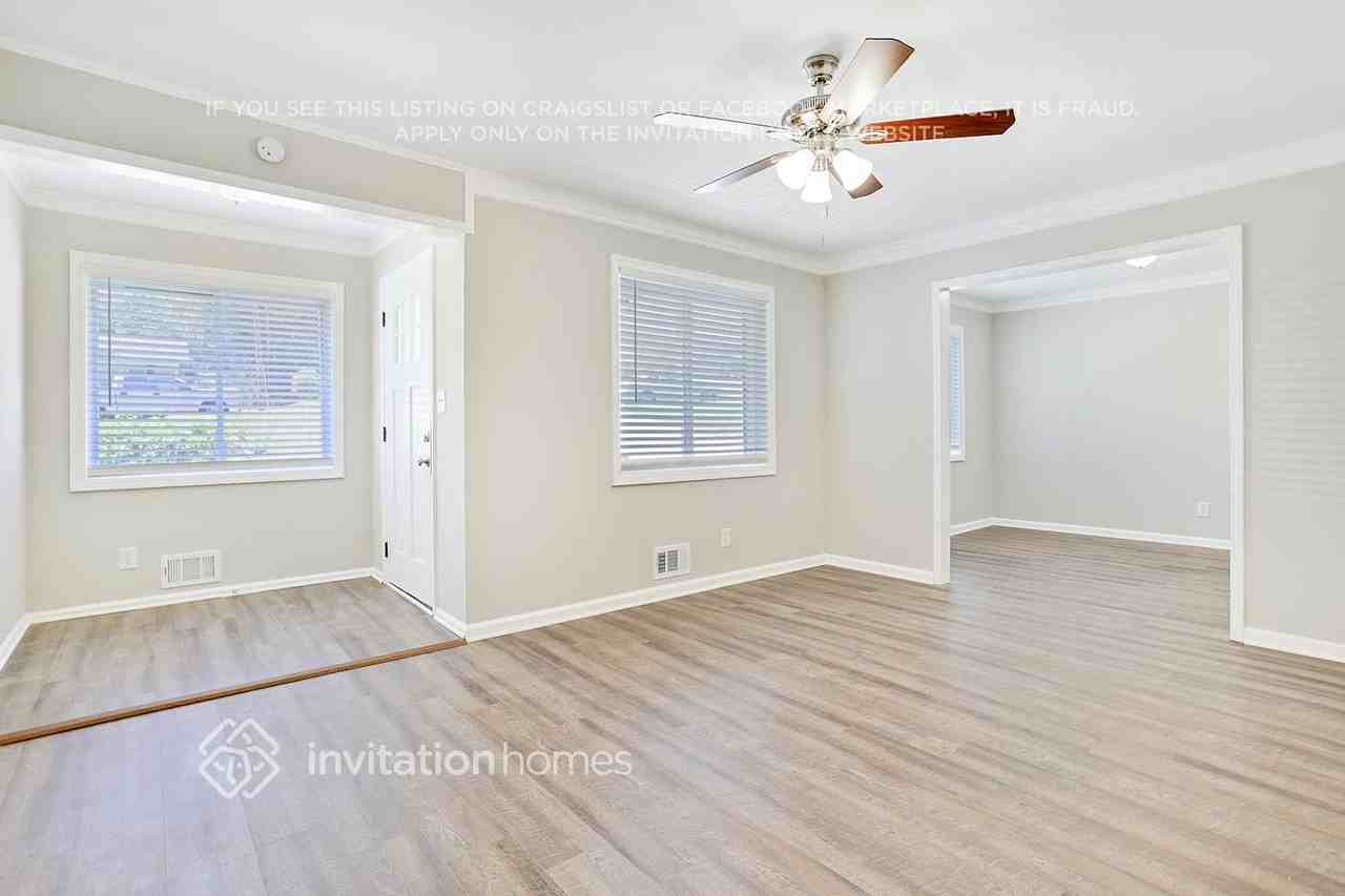 2074 Troutdale Dr - Photo 6 of 35