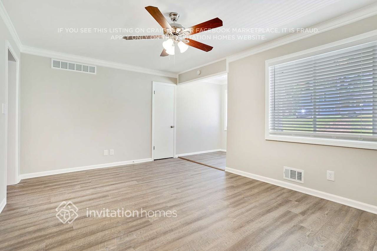 2074 Troutdale Dr - Photo 7 of 35
