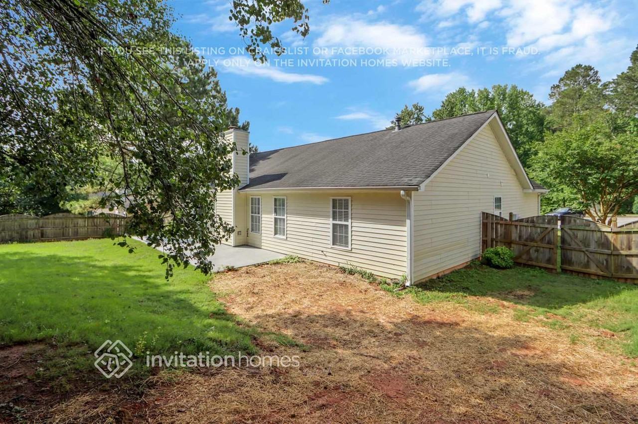 370 Telford Dr - Photo 5 of 28