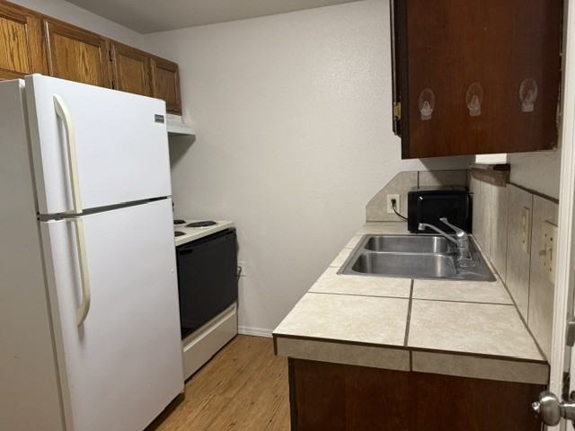 1111 1/2 W Wynnewood Ave Apt A #A - Photo 6 of 7