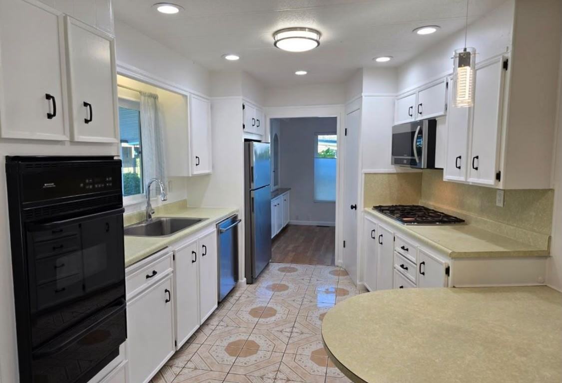 559 Mountain Home Drive - Photo 5 of 36