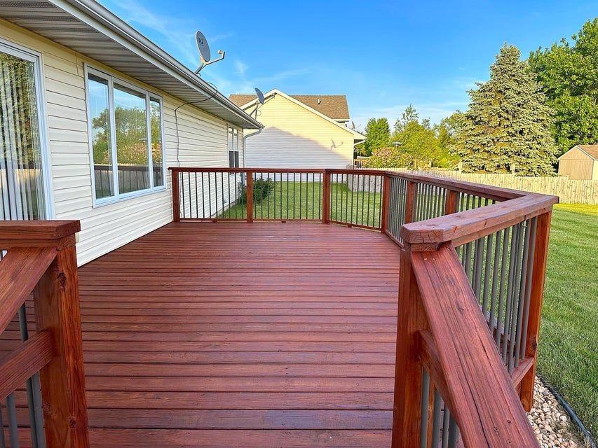 105 Prairie Dr - Photo 3 of 21