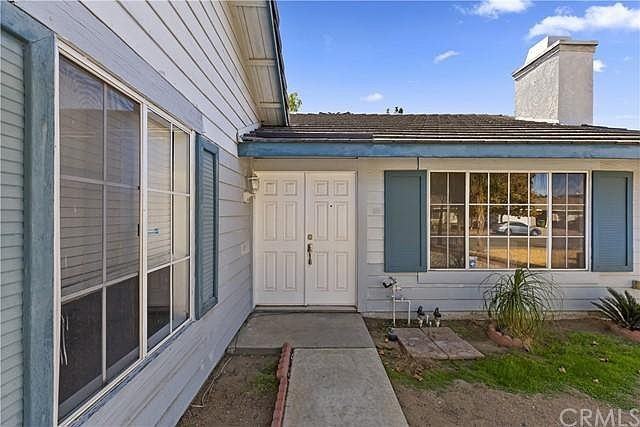 25653 Stuyvesant St - Photo 4 of 24